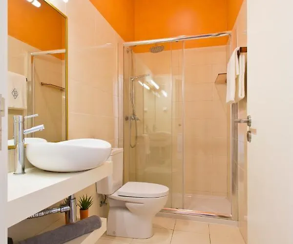 Boutique Rentals- Urban Garden Balcony&garden * Porto